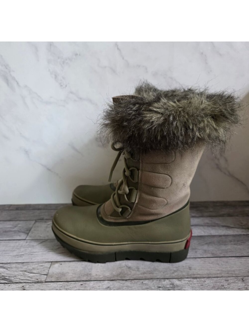 Sorel Joan of Arctic Womens Waterproof Winter Boots With Faux Fur Cuff  - Size 9